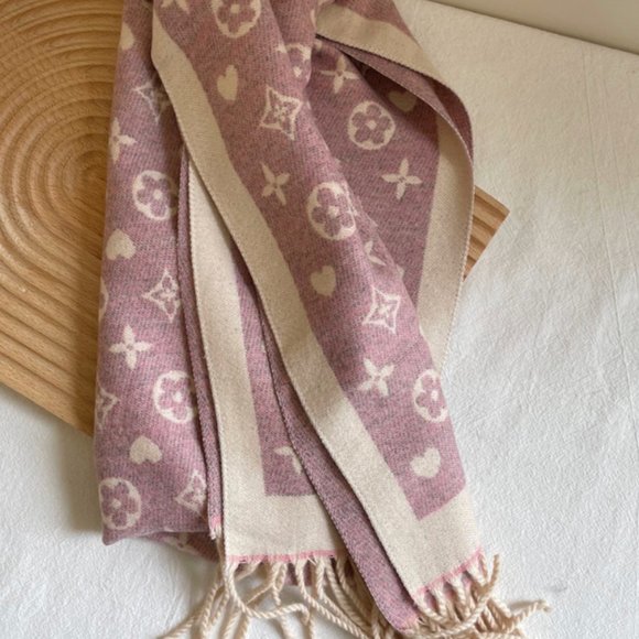 Logomania Warm Hearts logo scarf - Picture 5 of 6